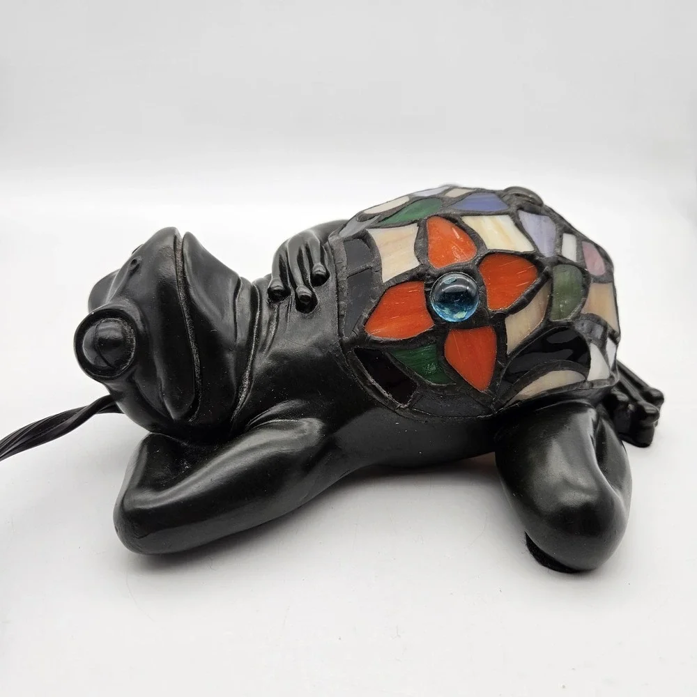 Quoizel Collectibles Stained Glass Frog Lamp Relaxing On Back 8